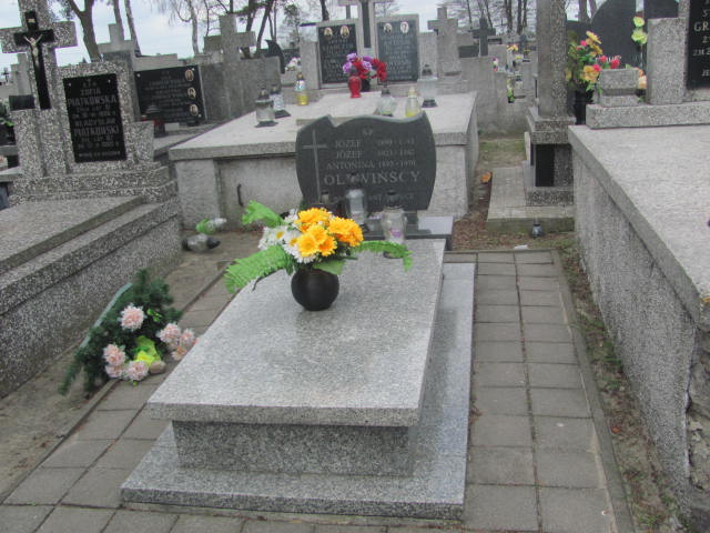 Grób Antonina Olewińska